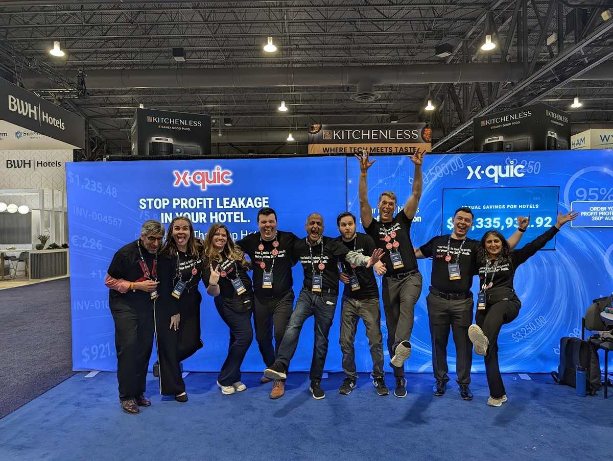 The x·quic team on the trade show floor